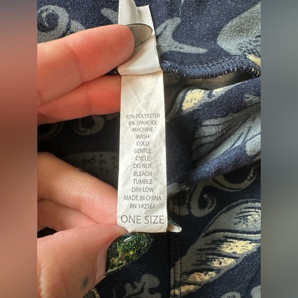 LuLaRoe Mermaid & Shells Nautical Leggings. One size. - Picture 3 of 5